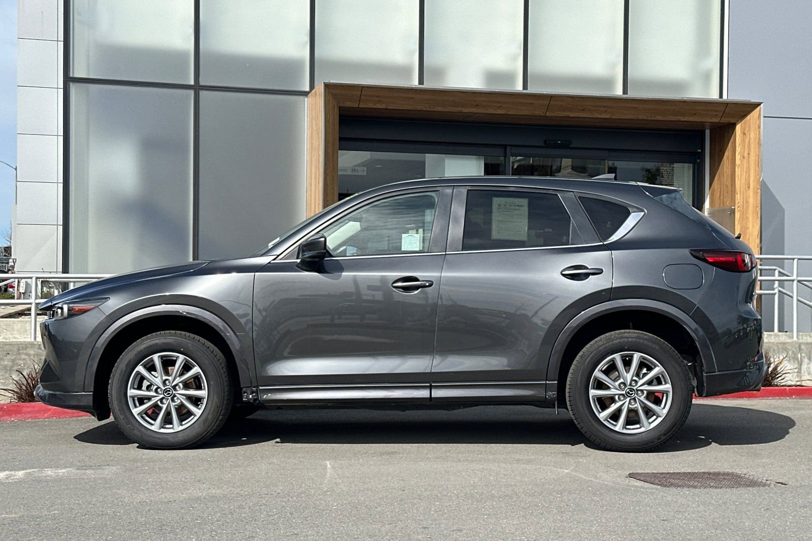 Used 2025 MAZDA CX-5 AWD 2.5 S w/ Select Package image 5