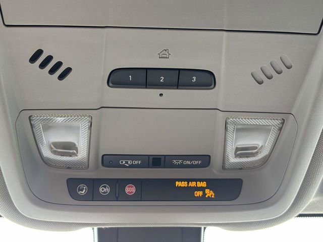 Used 2020 Chevrolet Equinox LT w/ Driver Convenience Package image 19