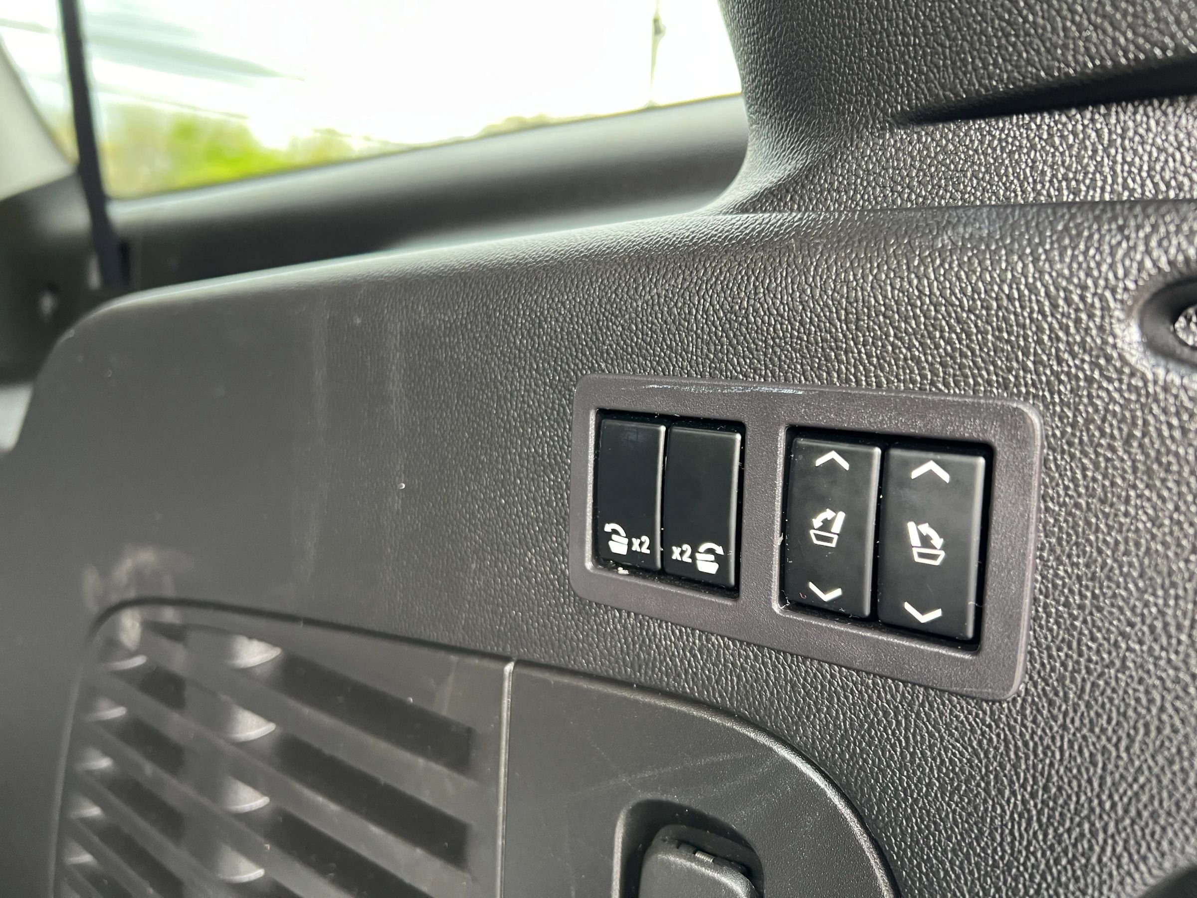 Used 2019 Cadillac Escalade ESV Luxury AWD/4WD image 32