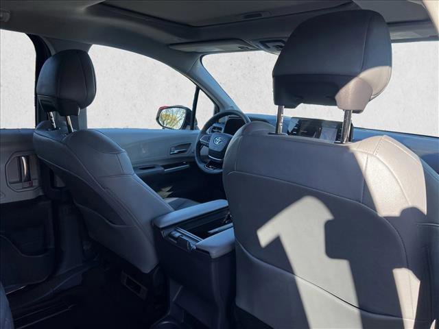 Certified 2022 Toyota Sienna Limited image 22
