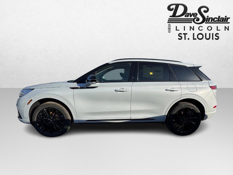 New 2025 Lincoln Corsair Reserve w/ Jet Appearance Package image 8