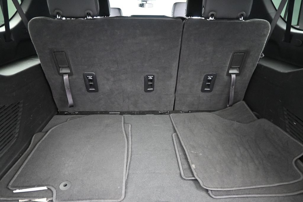 Used 2025 Chevrolet Suburban LT AWD/4WD image 16