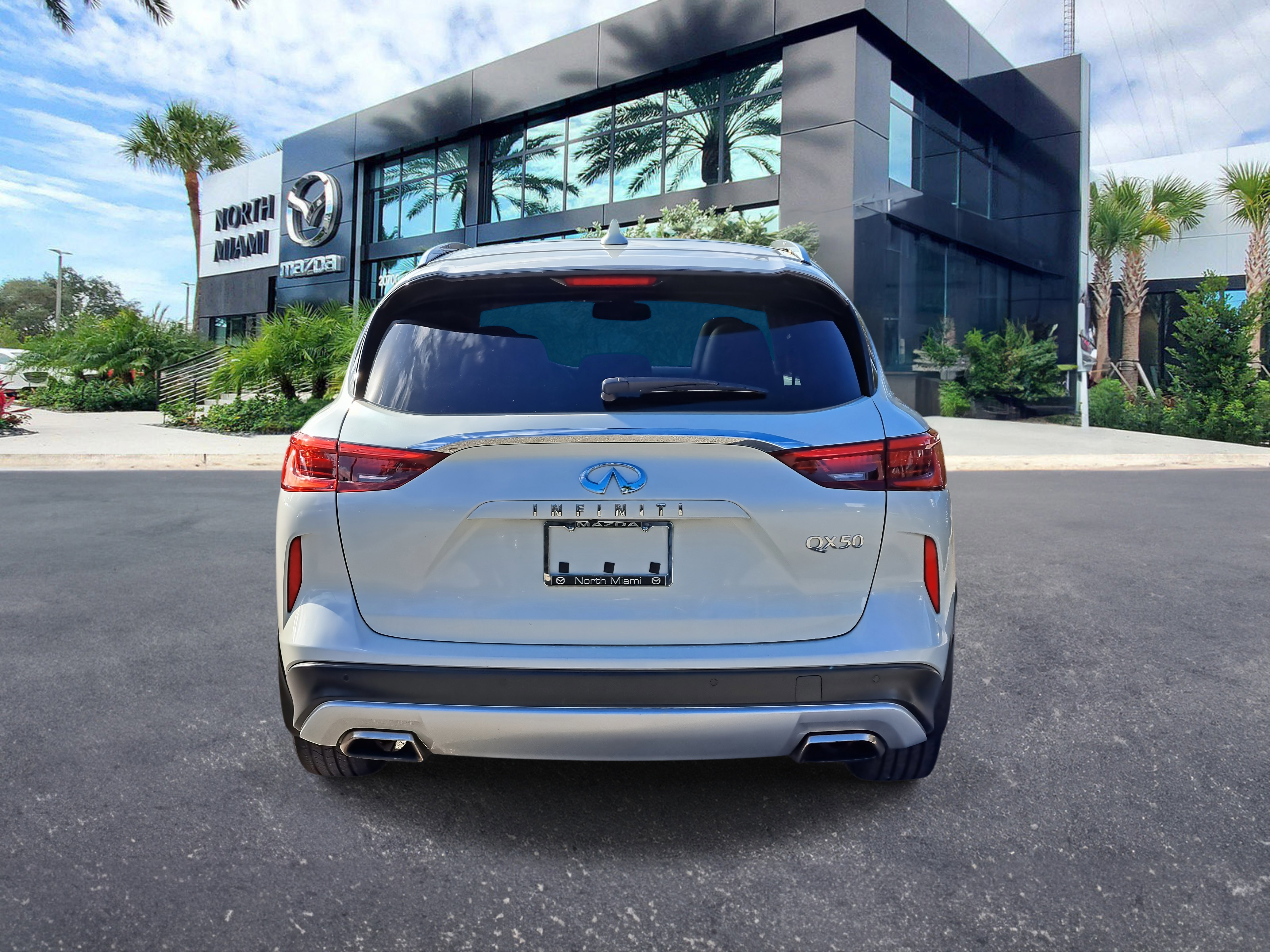 Used 2020 INFINITI QX50 Luxe w/ Navigation Package image 4