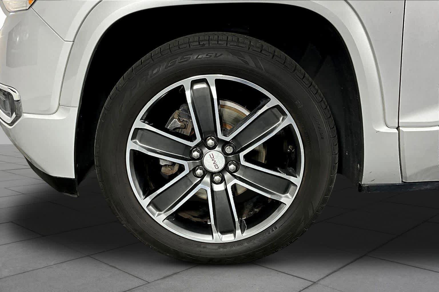 Used 2019 GMC Acadia Denali w/ Technology Package image 10