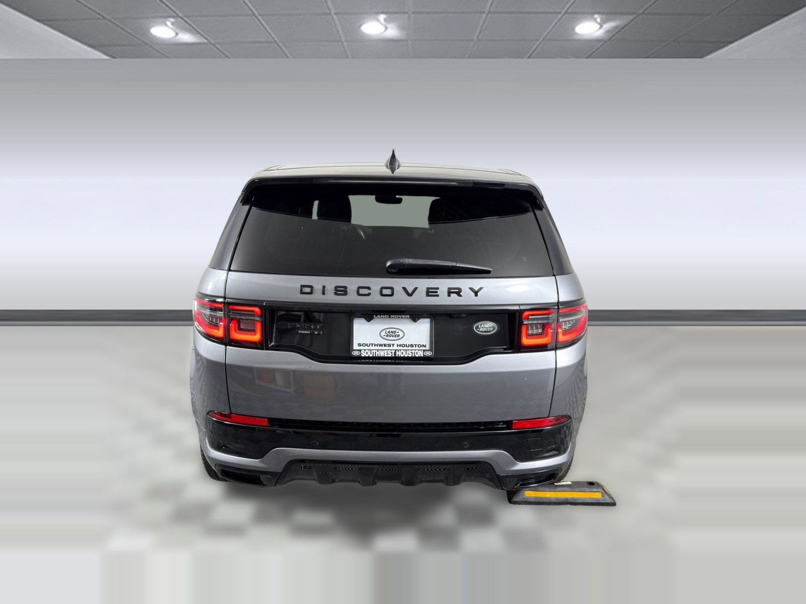Used 2020 Land Rover Discovery Sport S R-Dynamic image 9