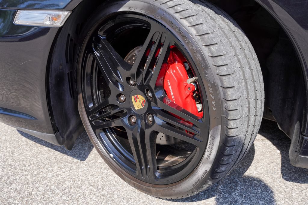 Used 2010 Porsche 911 Carrera 4S AWD/4WD image 4