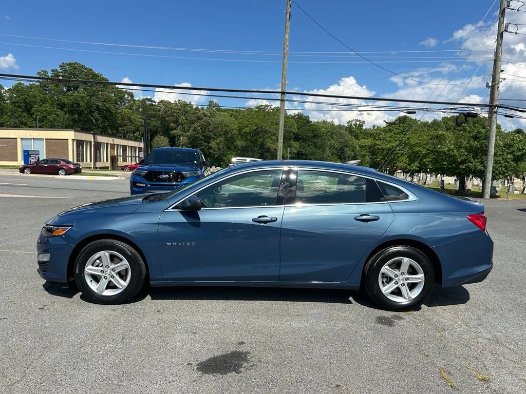 Used 2024 Chevrolet Malibu LS FWD image 2