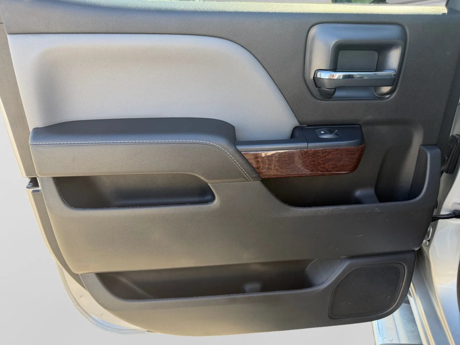 Used 2018 GMC Sierra 1500 SLT AWD/4WD image 24
