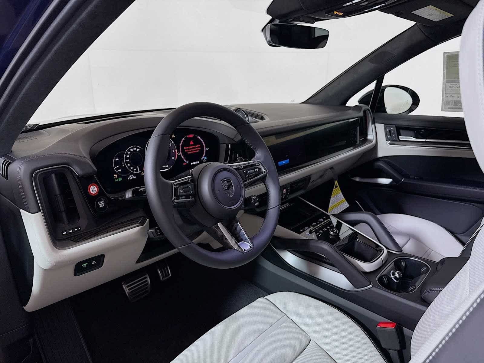 New 2025 Porsche Cayenne Turbo AWD/4WD image 4