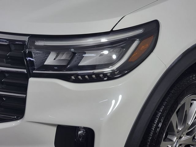 Used 2025 Ford Explorer Active w/ Active Comfort Package AWD/4WD image 9