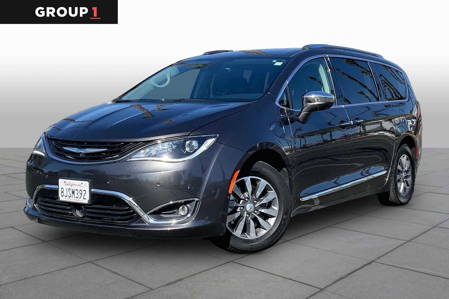 Used 2019 Chrysler Pacifica Limited w/ Advanced Safetytec Group FWD image 1