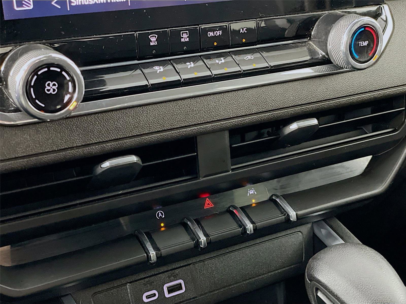 Used 2023 Chevrolet Colorado Trail Boss image 19