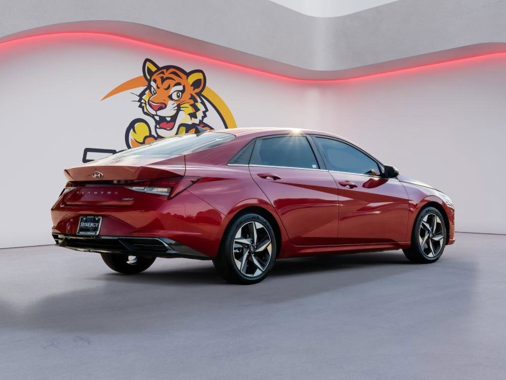 Used 2021 Hyundai Elantra Limited FWD image 5