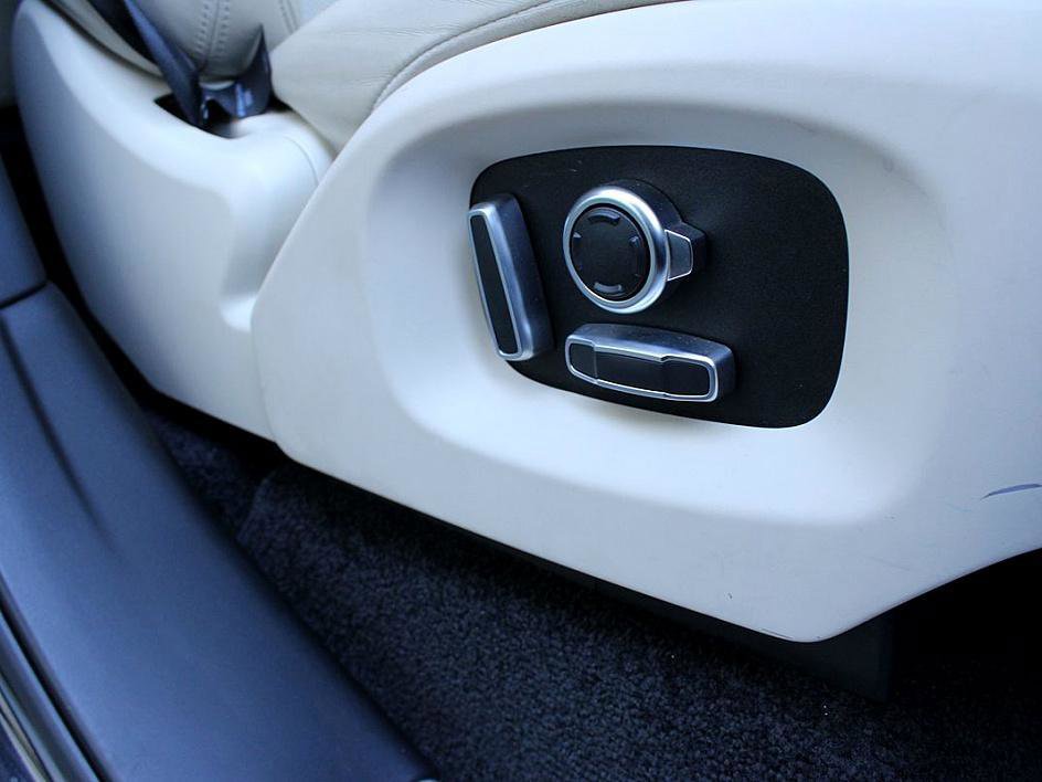 Used 2017 Land Rover Range Rover HSE image 22