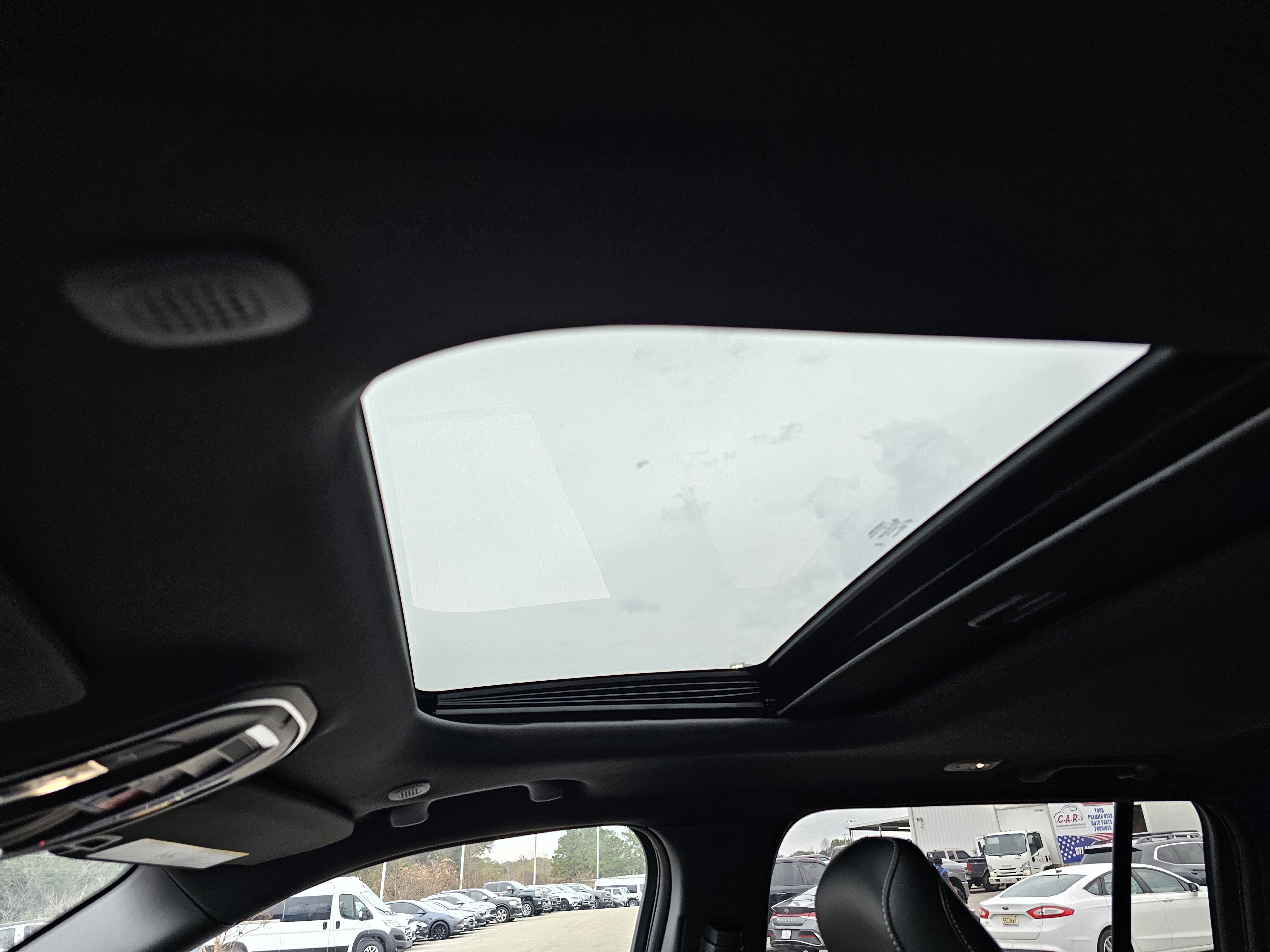 New 2025 Jeep Grand Cherokee Altitude image 18