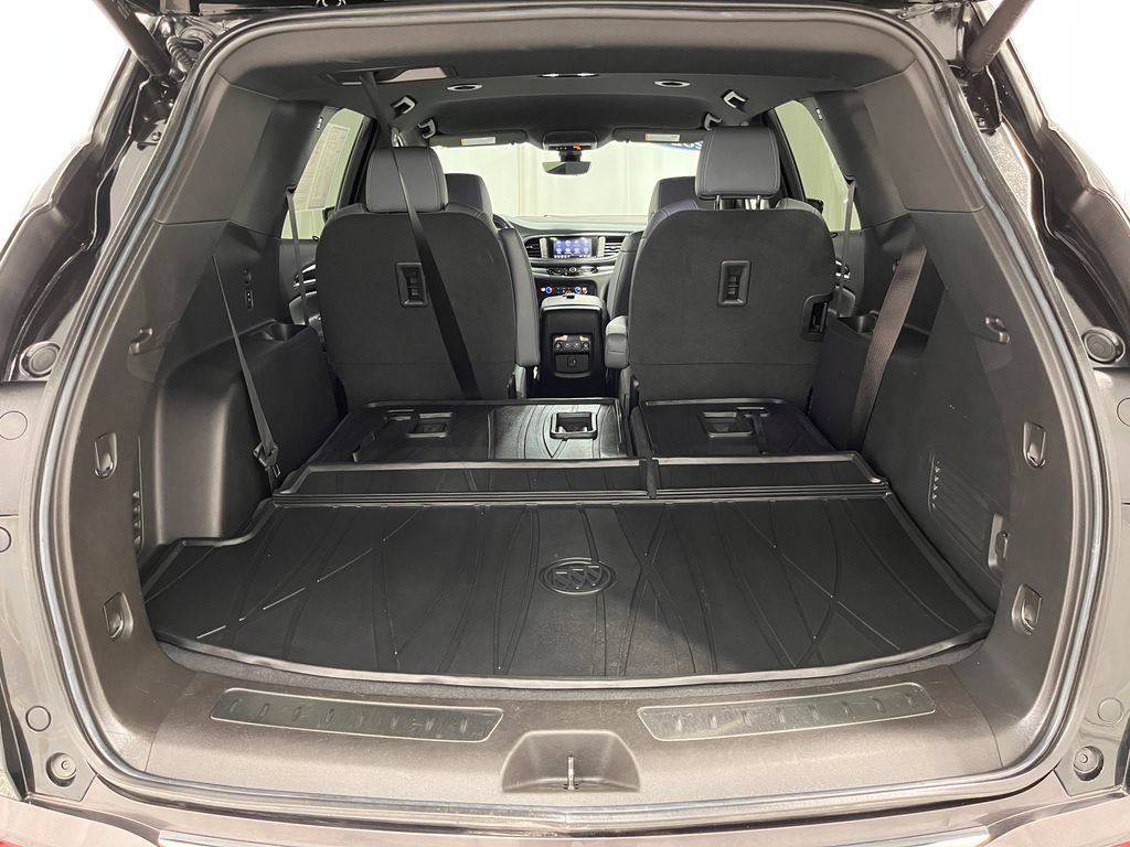 Used 2023 Buick Enclave Essence AWD/4WD image 6