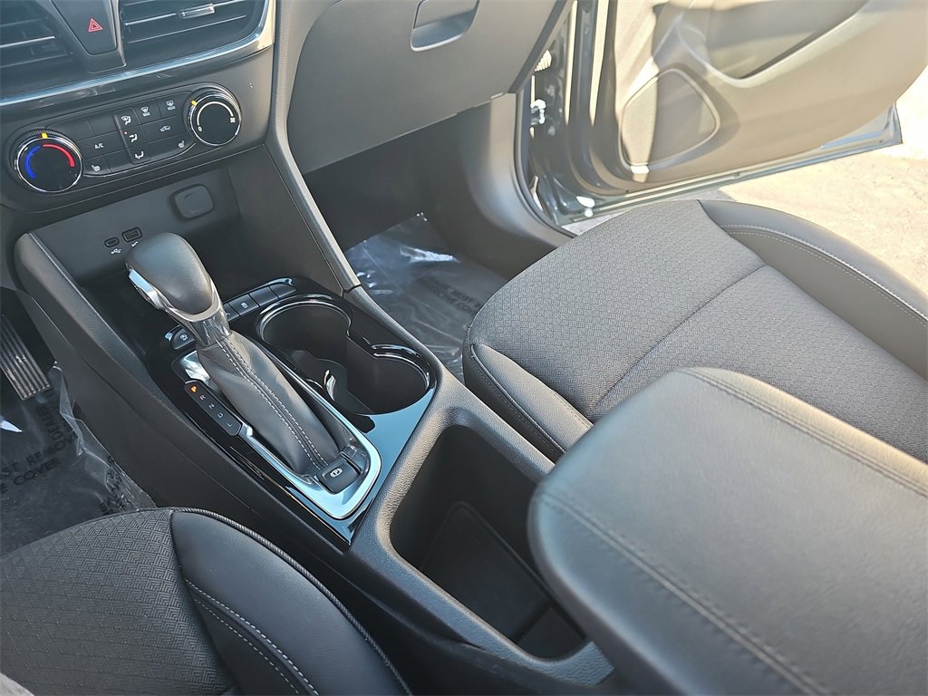 Certified 2024 Buick Encore GX Preferred w/ Comfort Package image 21