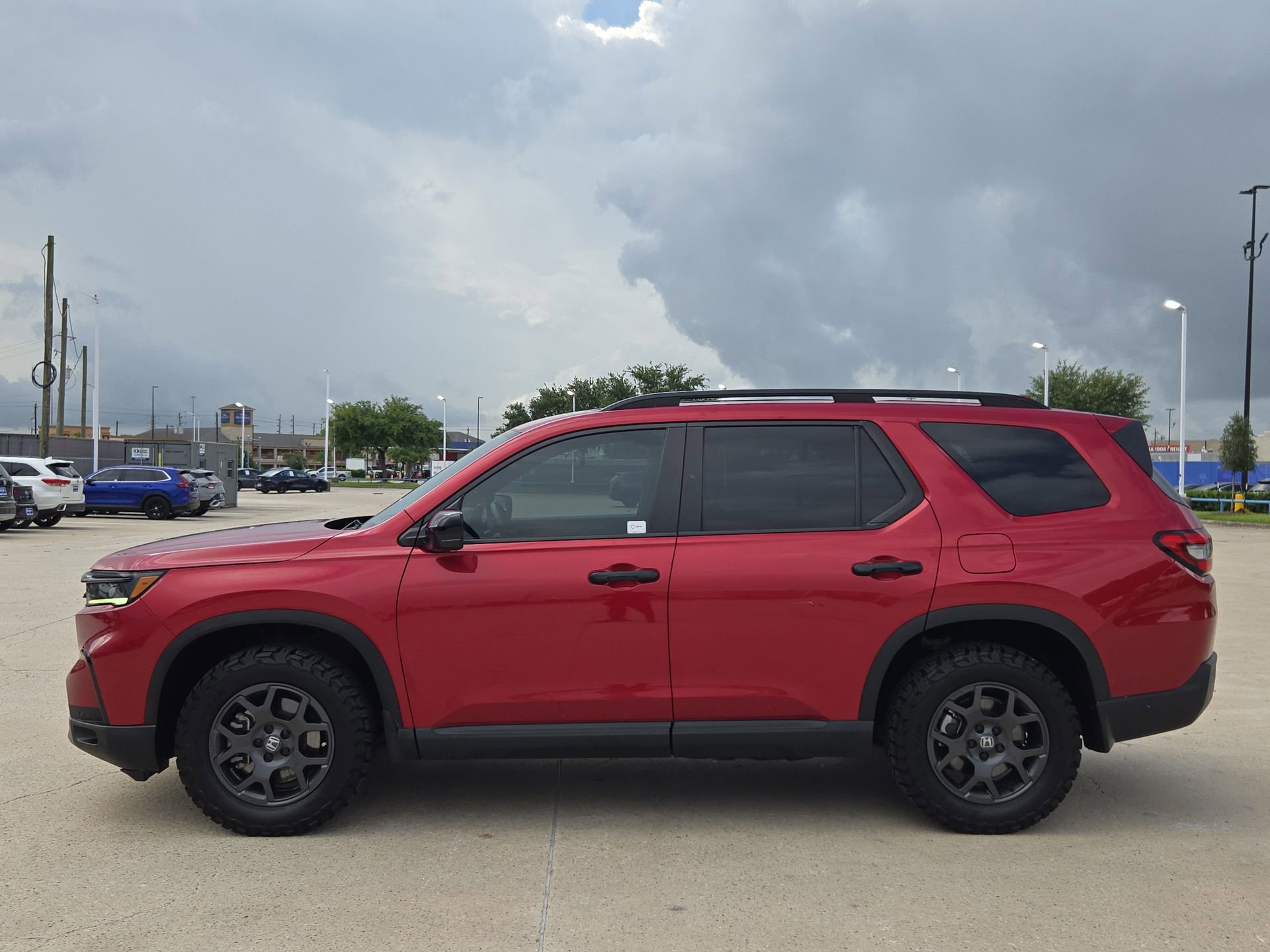 Used 2024 Honda Pilot TrailSport image 7