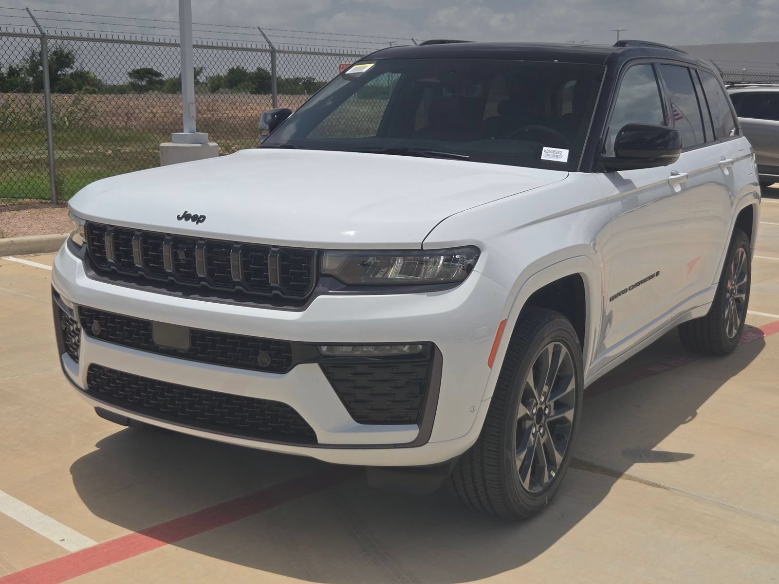 New 2026 Jeep Grand Cherokee Limited AWD/4WD image 7