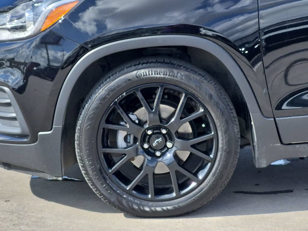 Used 2022 Chevrolet Trax LT w/ Midnight Edition FWD image 24