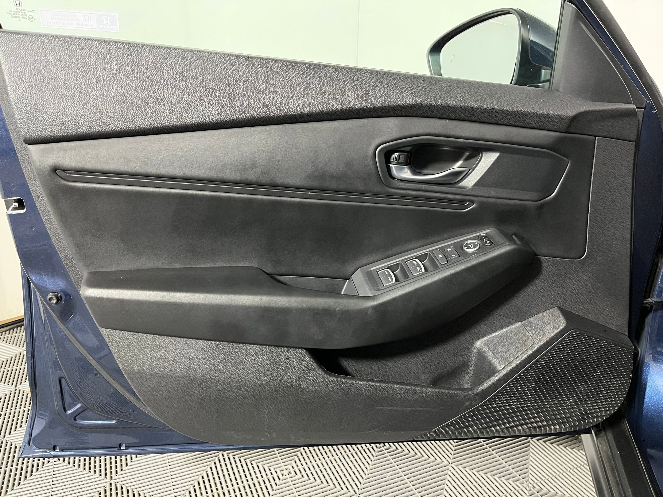 Used 2024 Honda Accord EX image 19