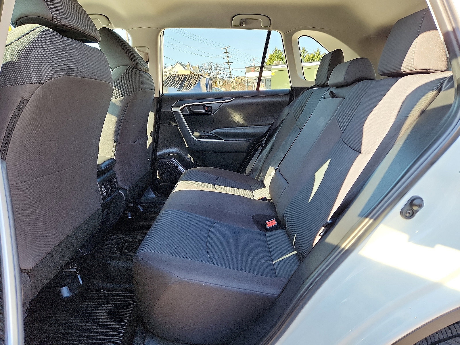 Used 2023 Toyota RAV4 LE image 10