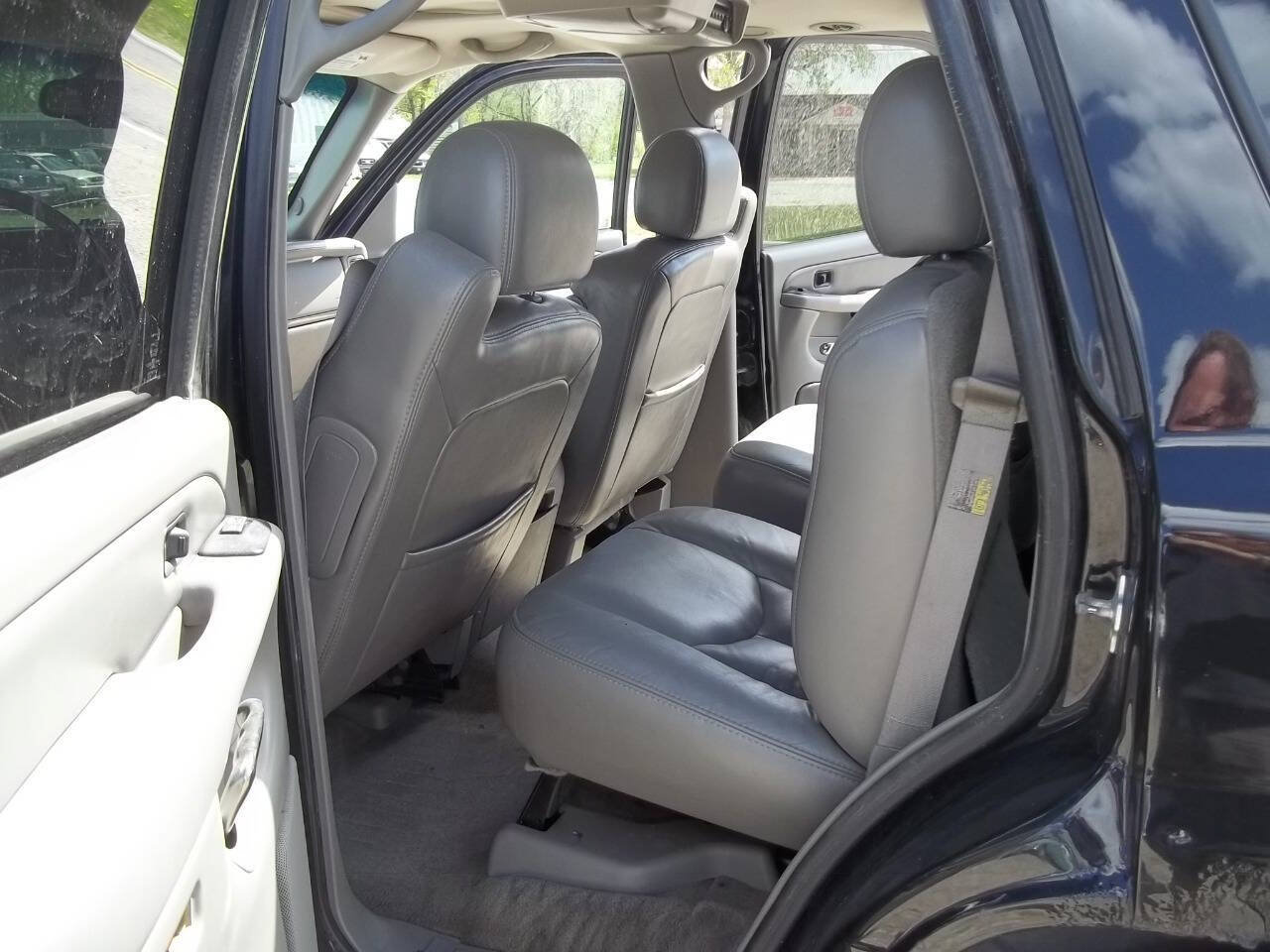 Used 2005 GMC Yukon Denali AWD/4WD image 12