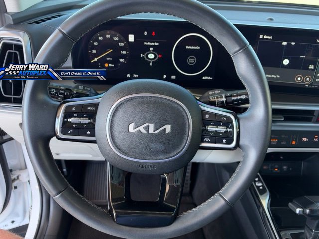 Used 2025 Kia Sorento SX FWD image 14