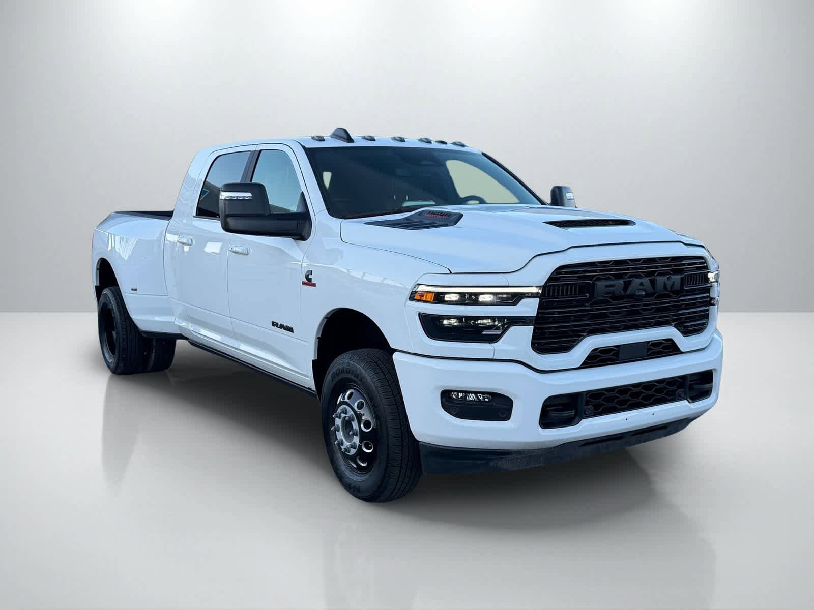 New 2026 RAM 3500 Laramie AWD/4WD image 10