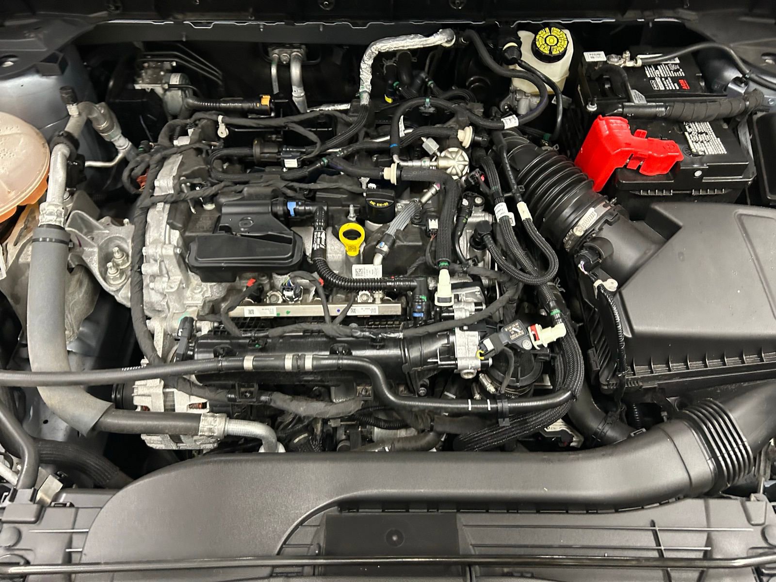 Used 2022 Ford Escape SE w/ SE Sport Appearance Package image 33