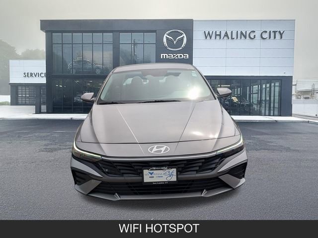 Used 2024 Hyundai Elantra SEL FWD image 2