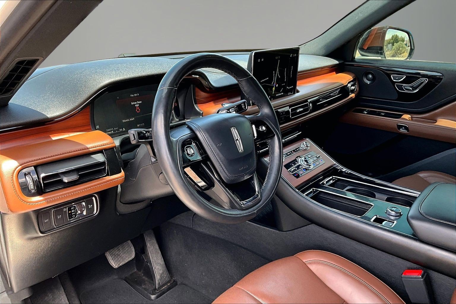 Used 2022 Lincoln Aviator Reserve w/ Equipment Group 201A AWD/4WD image 17