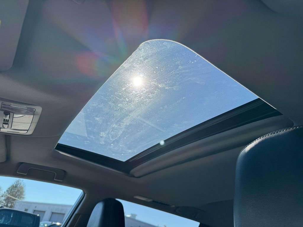 Used 2019 Toyota Highlander XLE image 18