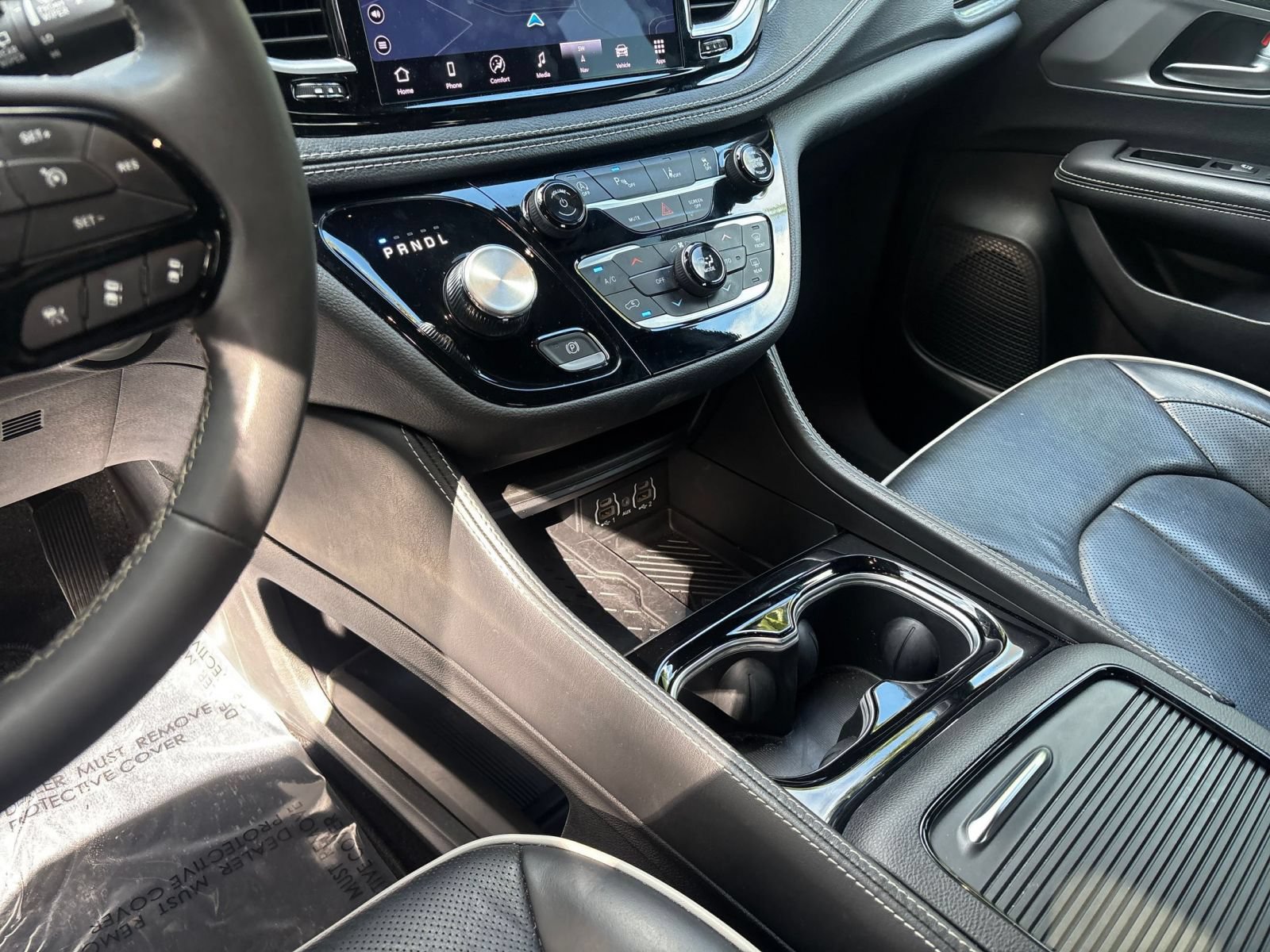 Used 2025 Chrysler Pacifica Limited FWD image 45