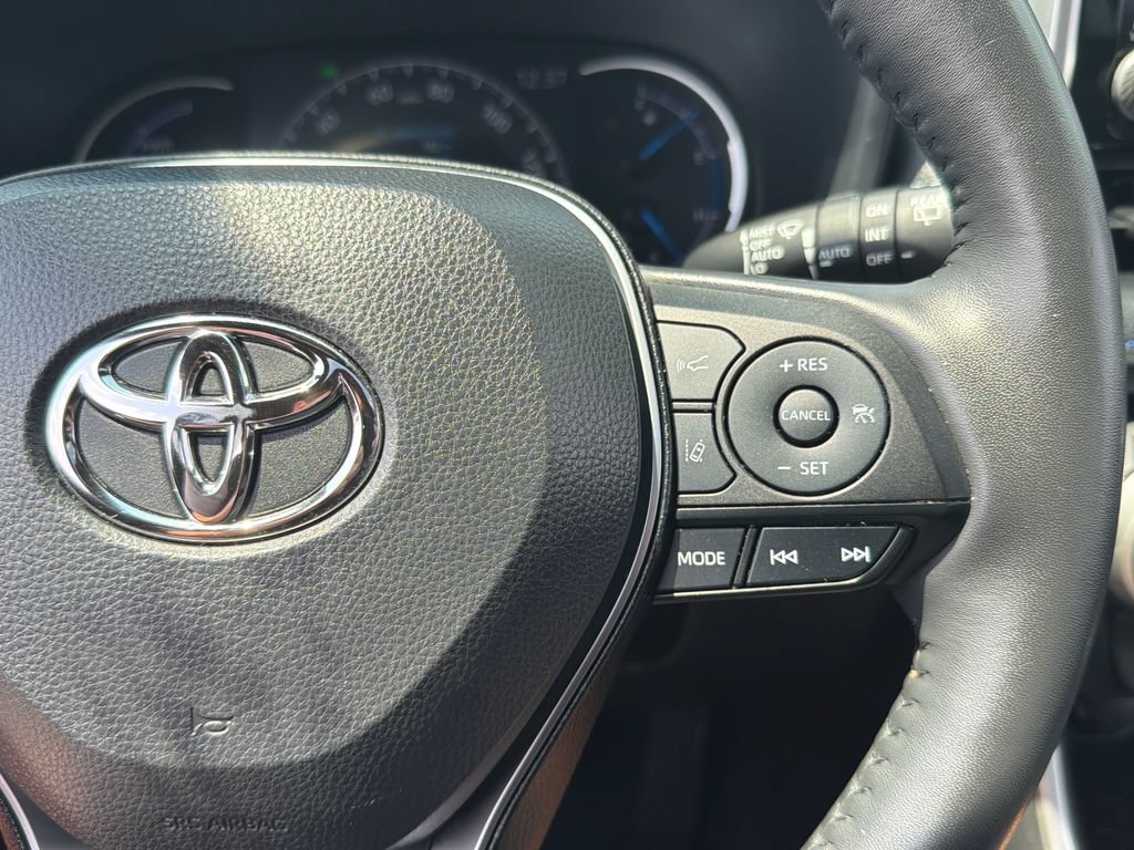 Used 2021 Toyota RAV4 XSE w/ XSE Grade Weather Package AWD/4WD image 12