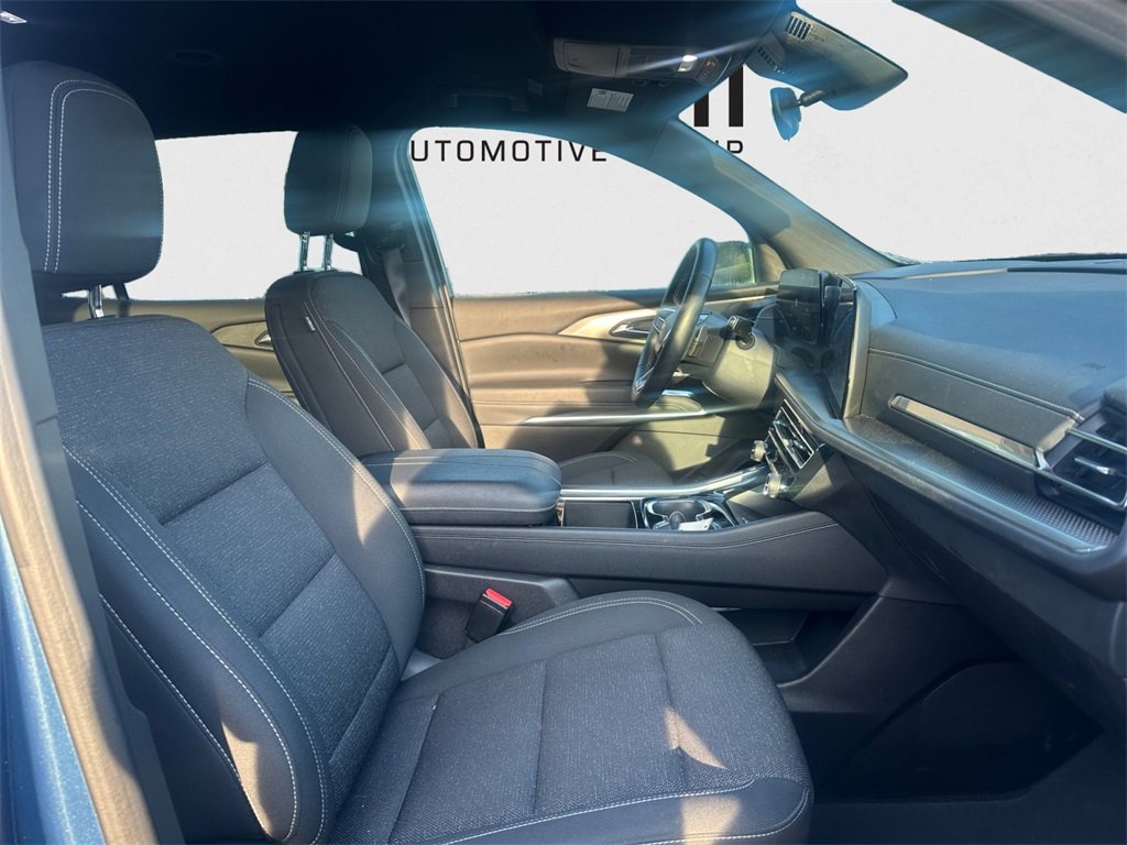 Used 2025 Chevrolet Traverse LT image 23