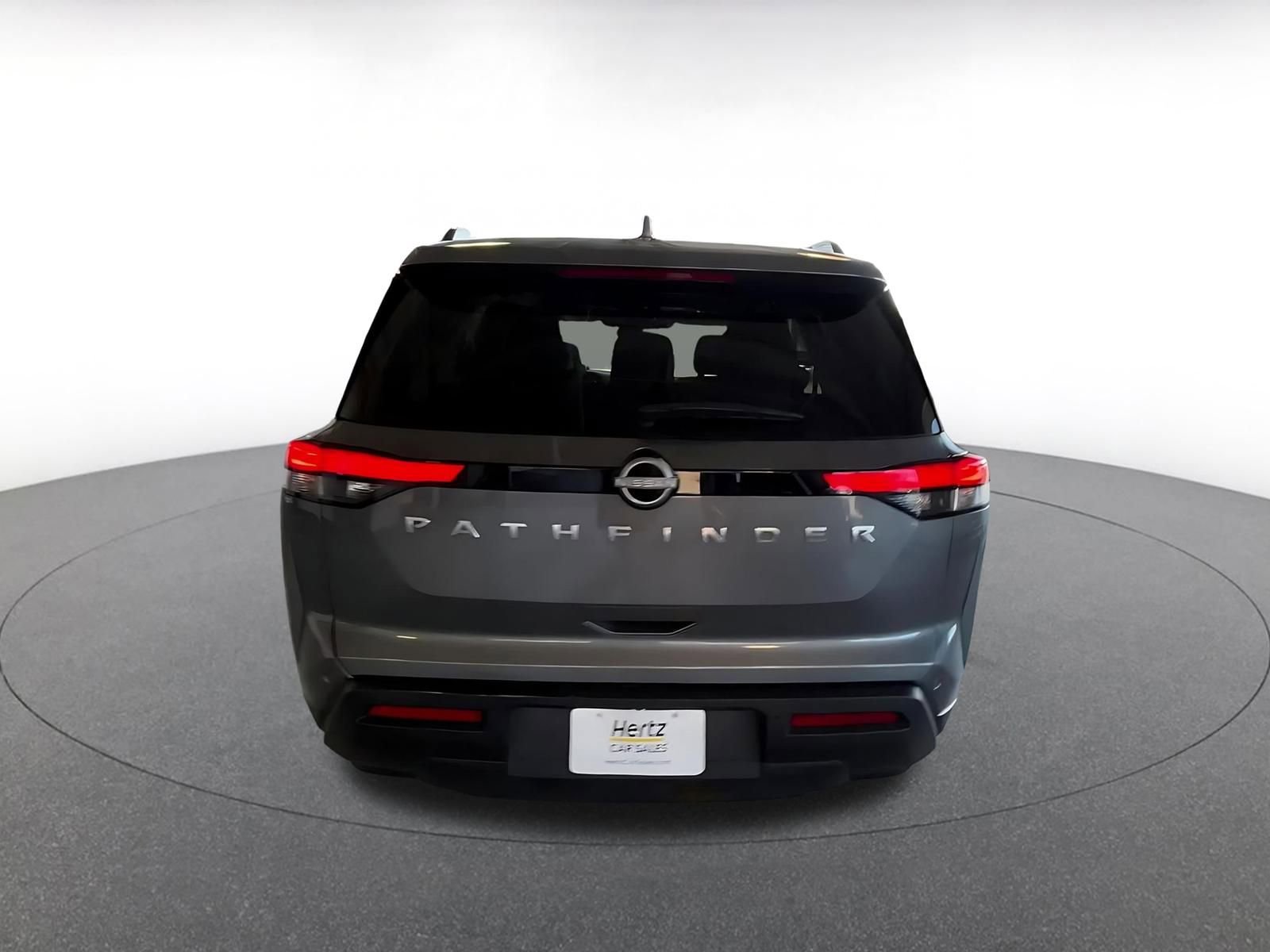 Used 2025 Nissan Pathfinder SV image 18