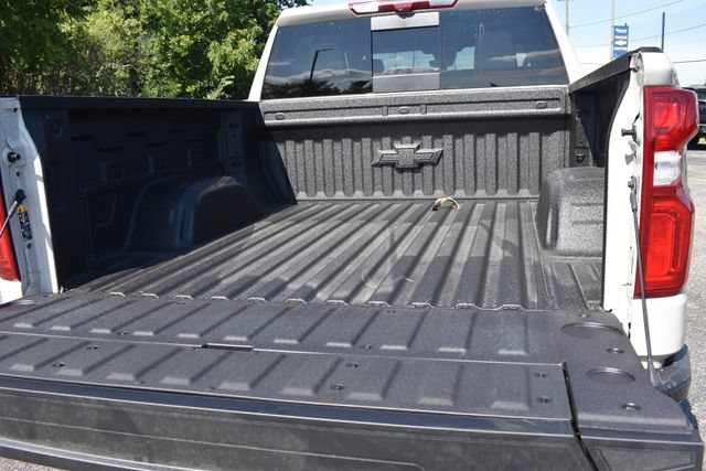New 2026 Chevrolet Silverado 1500 ZR2 w/ Dark Appearance Package AWD/4WD image 24