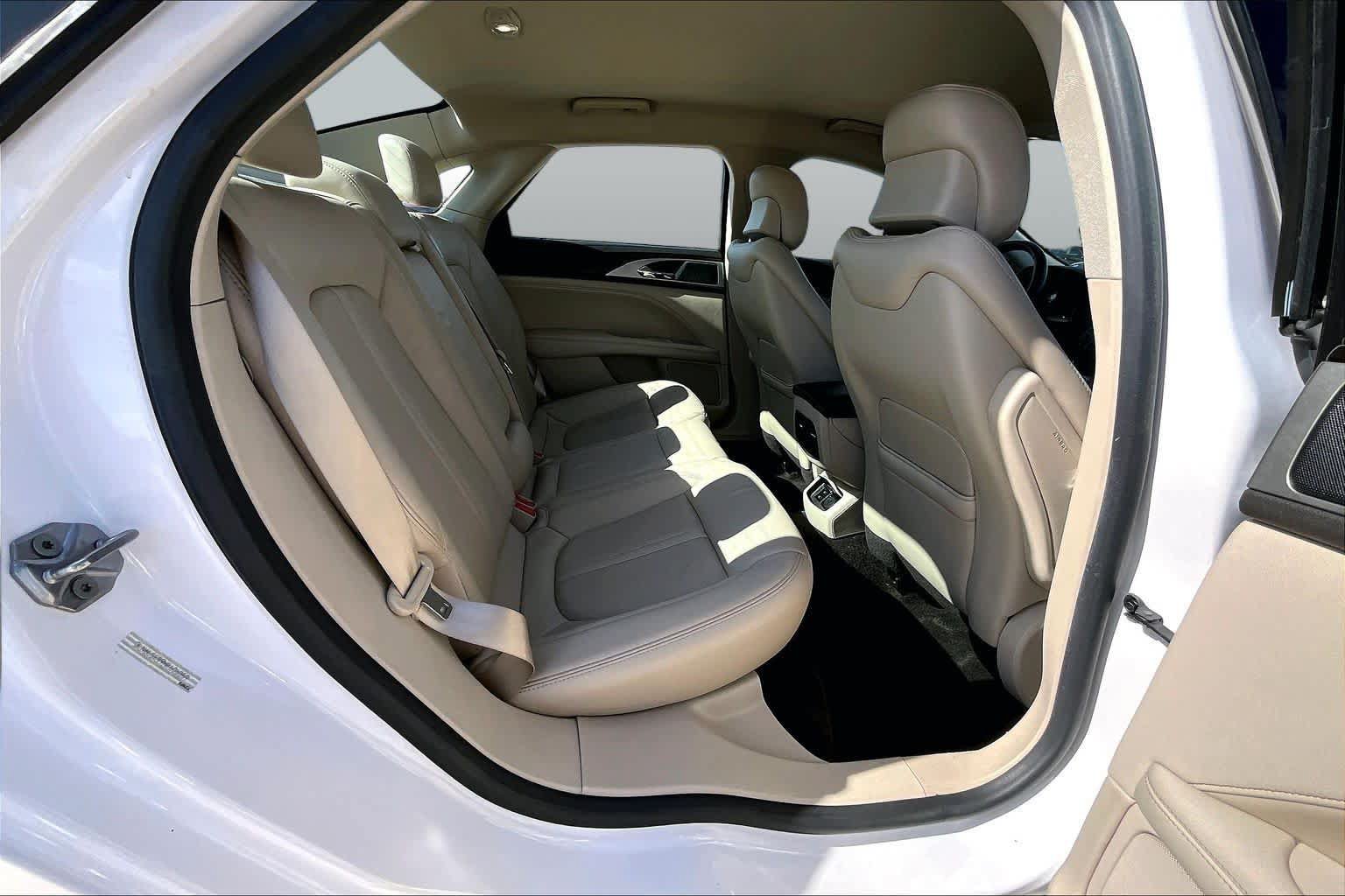Used 2017 Lincoln MKZ Reserve FWD image 19