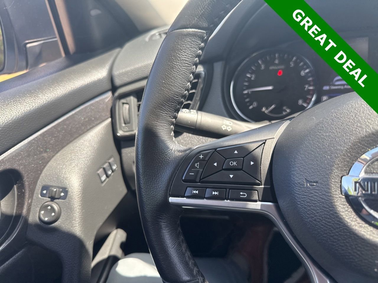 Used 2019 Nissan Rogue SV w/ Premium Package image 21