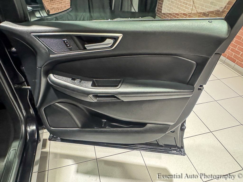 Used 2024 Ford Edge SEL image 30