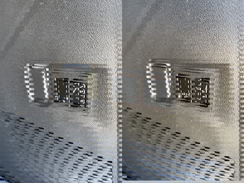 Used 2023 GMC Yukon XL Denali image 27