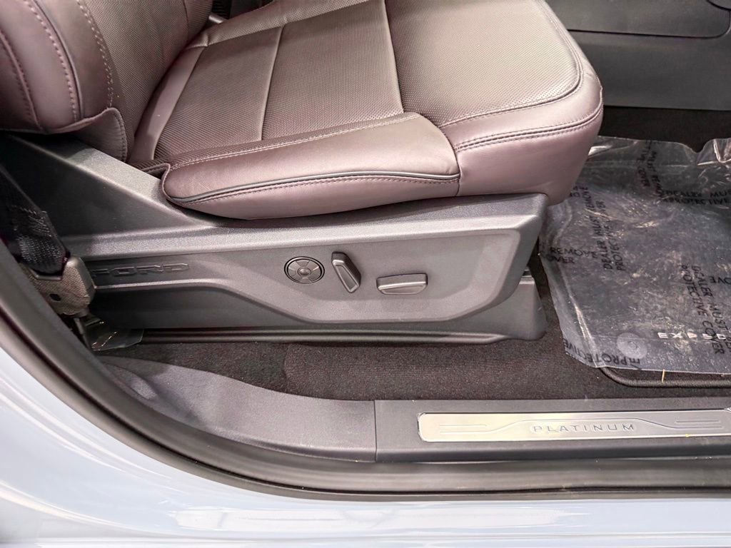 New 2025 Ford Expedition Platinum w/ Platinum Ultimate Package image 24