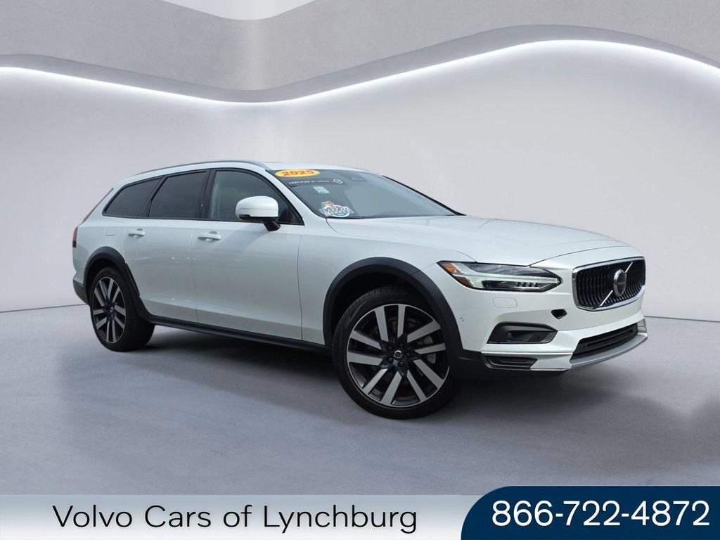 Used 2025 Volvo V90 B6 Cross Country Ultra AWD/4WD image 1