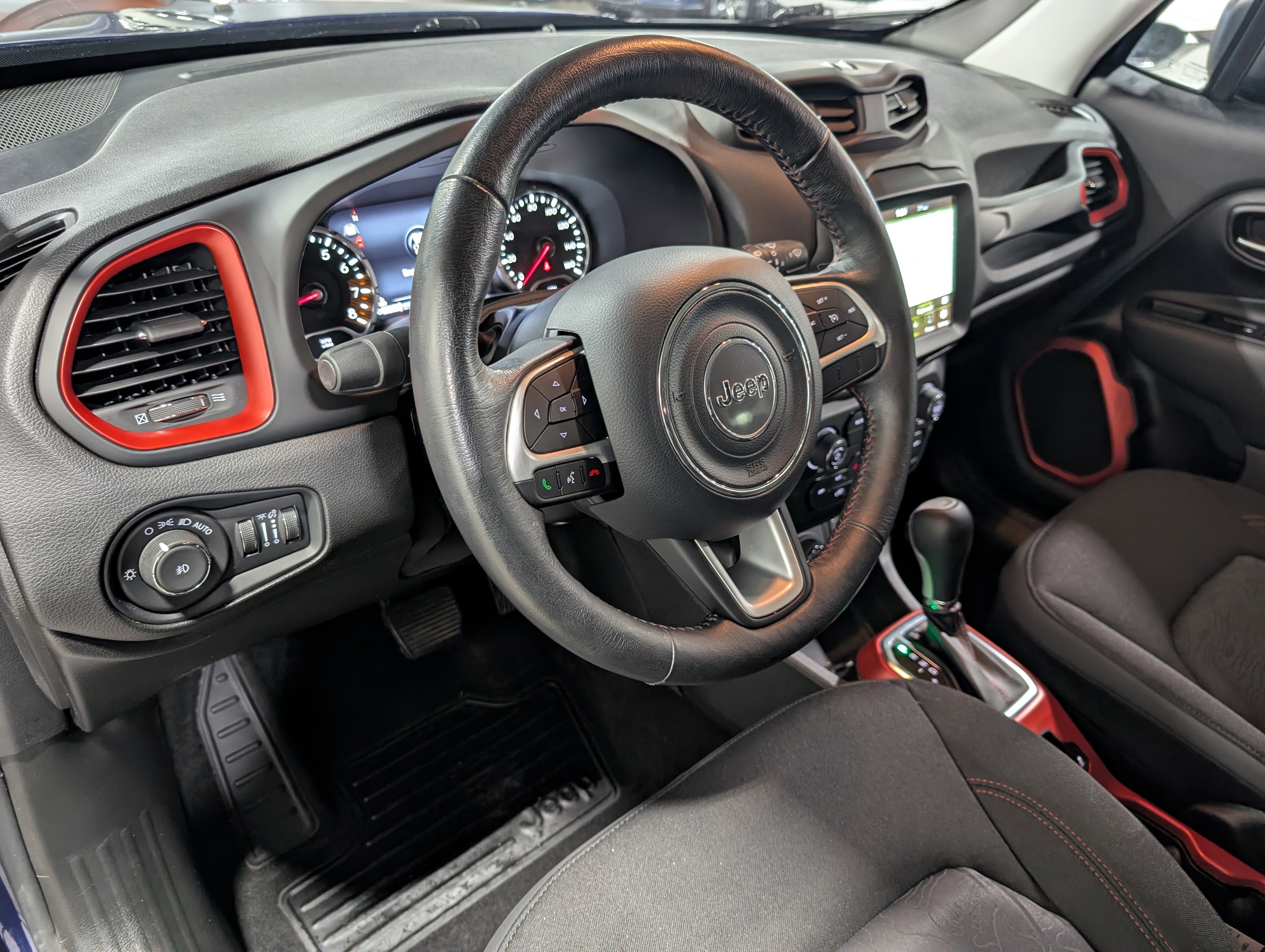 Used 2021 Jeep Renegade Trailhawk image 10