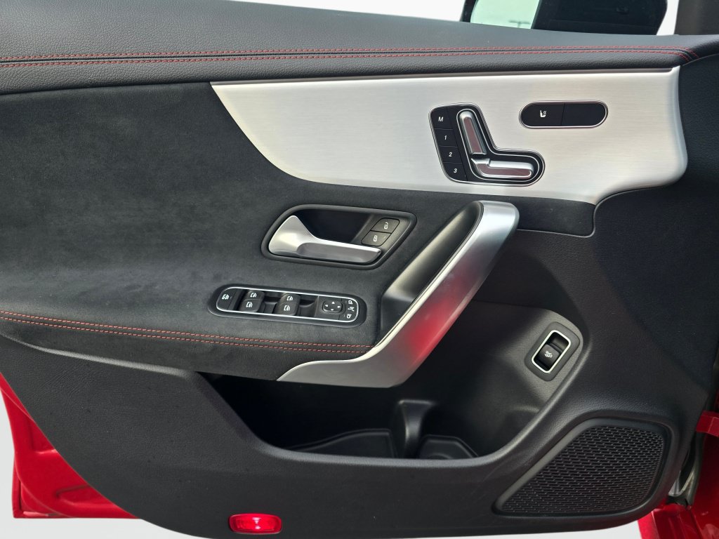 Used 2022 Mercedes-Benz CLA 250 4MATIC image 18