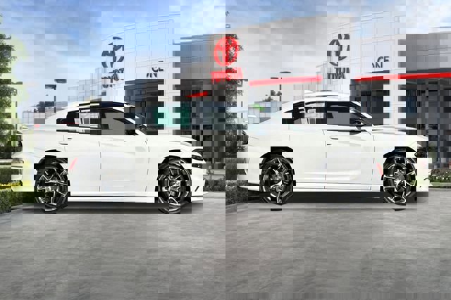 Used 2023 Dodge Charger GT image 3
