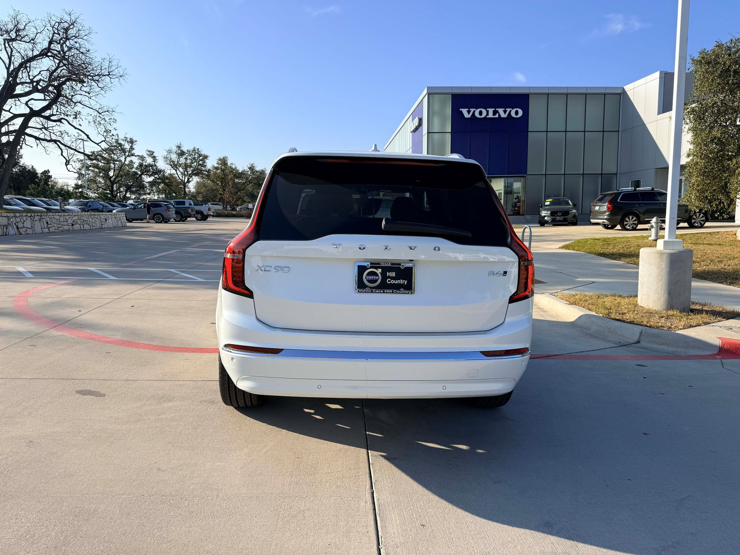 New 2026 Volvo XC90 B6 Plus w/ Protection Package Premier AWD/4WD image 4