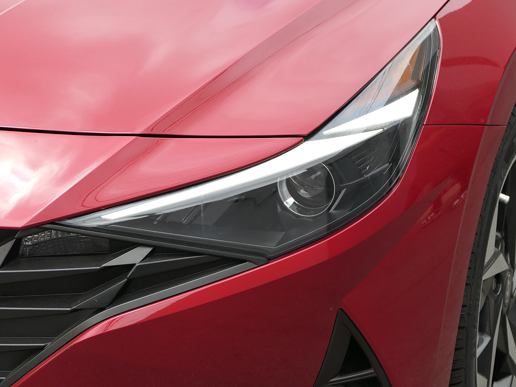 Used 2023 Hyundai Elantra SEL w/ Convenience Package FWD image 9