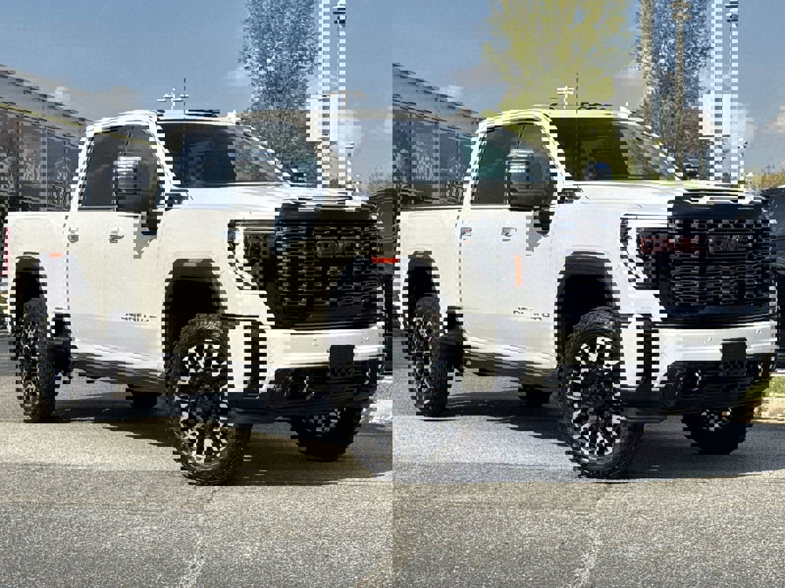 Used 2025 GMC Sierra 2500 Denali Ultimate image 2